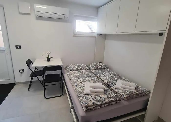 アパート Aurora イゾラ